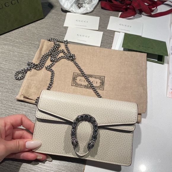 beautiful mini gucci on sale never wear it brand new come with everything !!!! - Picture 3 of 6